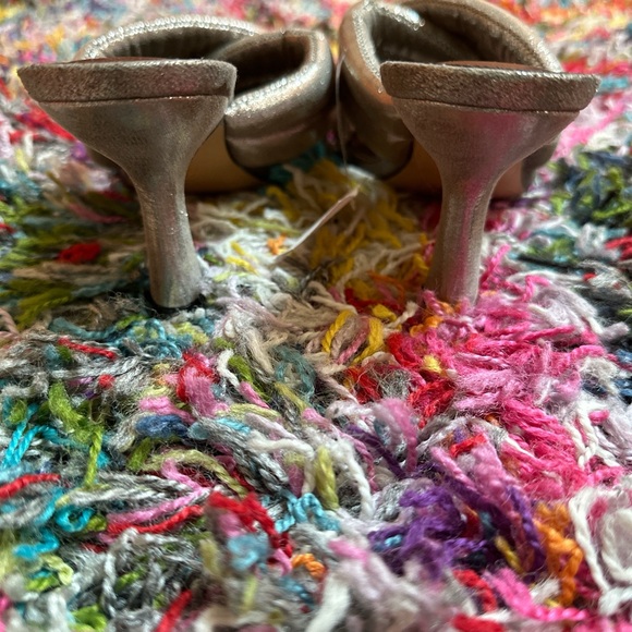 H&M METALLIC SLIDES BNWT 8.5 - Picture 5 of 6